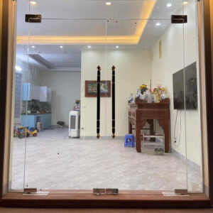 Mẫu cửa kính cường lực CL02