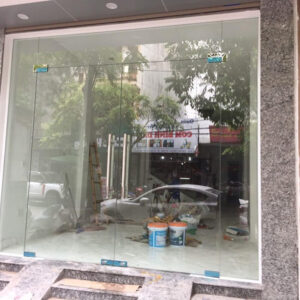 Mẫu cửa kính cường lực CL03