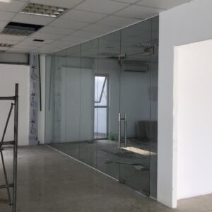 Mẫu cửa kính cường lực CL07