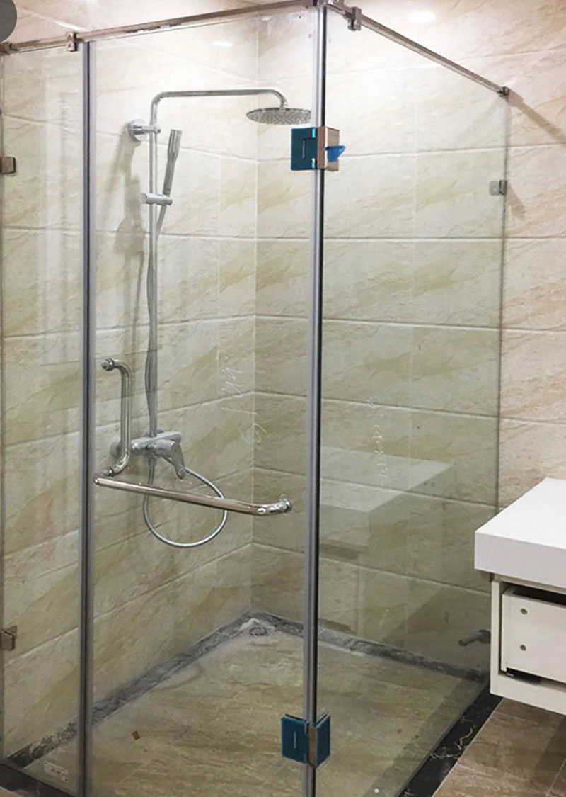 Vách tắm kính 135 độ (4)