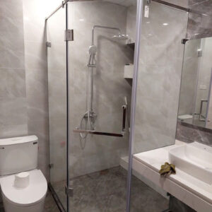 Vách tắm kính 135 độ