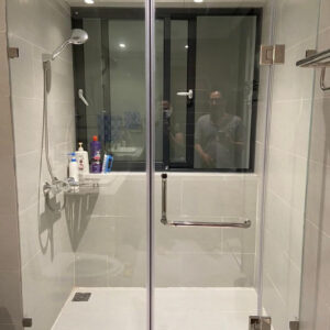Vách tắm kính 180 độ